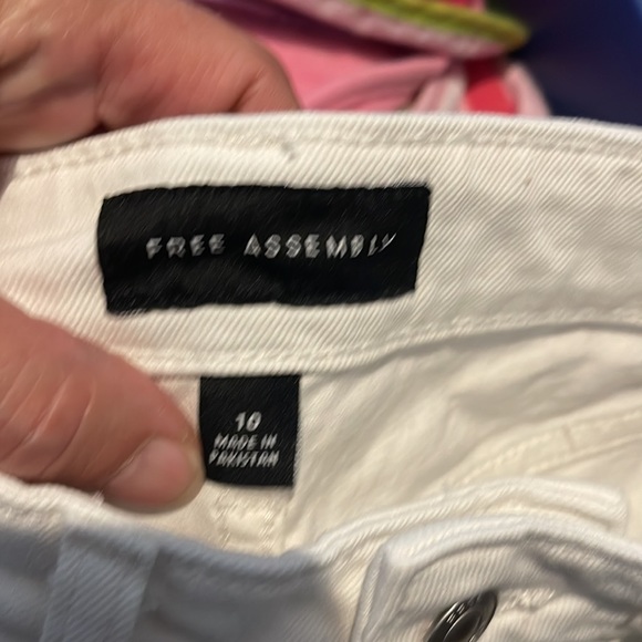 Women’s jean shorts - Picture 9 of 9